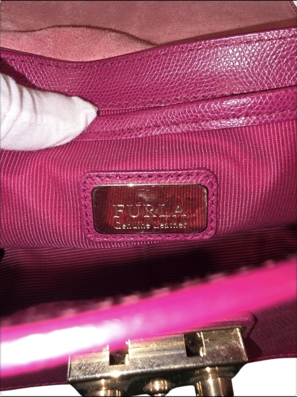 Furla Metropolis Crossbody Fuchsia Leather with Gold Hardware - Picture 5 of 5